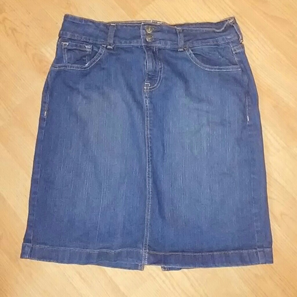 Perfect denim pencil skirt